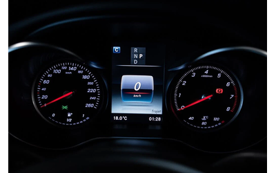 Mercedes-Benz C 300 4MATIC* KEYLESS* ПОДГРЕВ* КАМЕРА* ПАНОРАМА - автомобили, коли, обяви за нови и употребявани 7