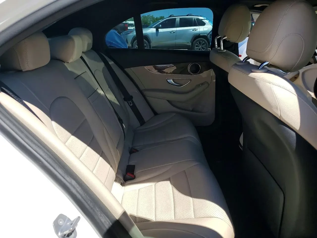 Mercedes-Benz C 300 - автомобили, коли, обяви за нови и употребявани 8