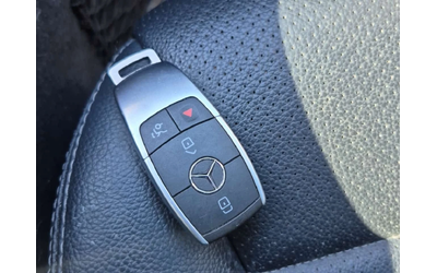 Mercedes-Benz C 300 ПОДГРЕВИ * ПАНО * KEYLESS * CARFAX - автомобили, коли, обяви за нови и употребявани 7