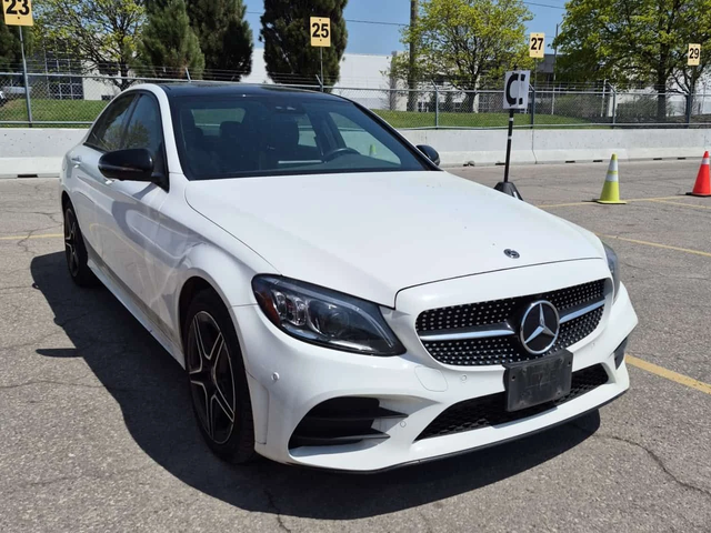 Mercedes-Benz C 300 4MATIC* ДИГИТАЛНО ТАБЛО* PANORAMA* KEYLESS* - автомобили, коли, обяви за нови и употребявани 1
