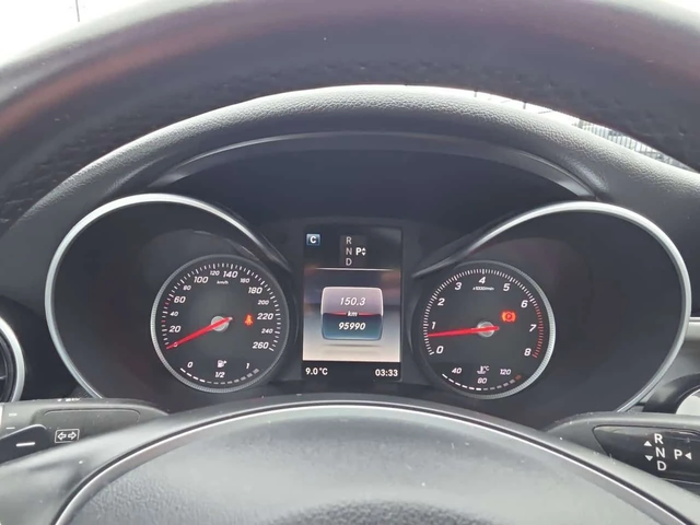 Mercedes-Benz C 300 AMG PKG * NAVIGATION / CAMERA / PANORАМА - автомобили, коли, обяви за нови и употребявани 9