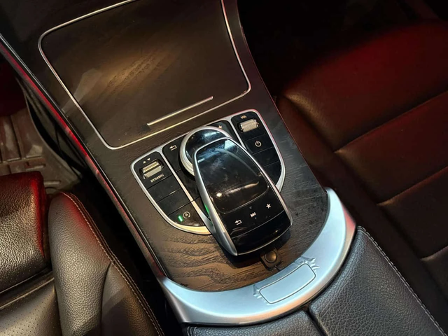 Mercedes-Benz C 300 Keyless| Sunroof| Ambient| Burmester| - автомобили, коли, обяви за нови и употребявани 13