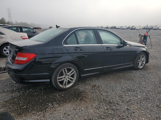 Mercedes-Benz C 300 4MATIC - автомобили, коли, обяви за нови и употребявани 0