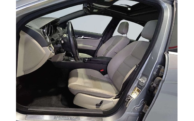 Mercedes-Benz W100 * 4MATIC / Leather / Sunroof / Nav / Heated Seats - автомобили, коли, обяви за нови и употребявани 7