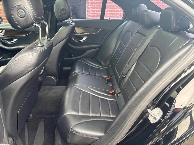Mercedes-Benz C 300 - автомобили, коли, обяви за нови и употребявани 9