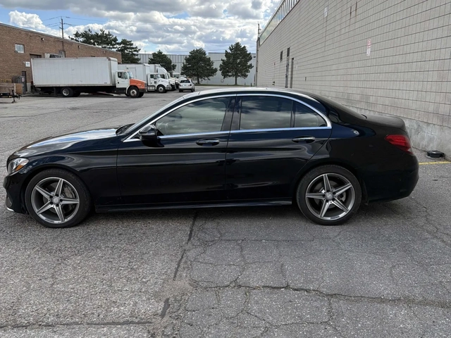 Mercedes-Benz C 300 * CARFAX * АВТО КРЕДИТ * - автомобили, коли, обяви за нови и употребявани 2