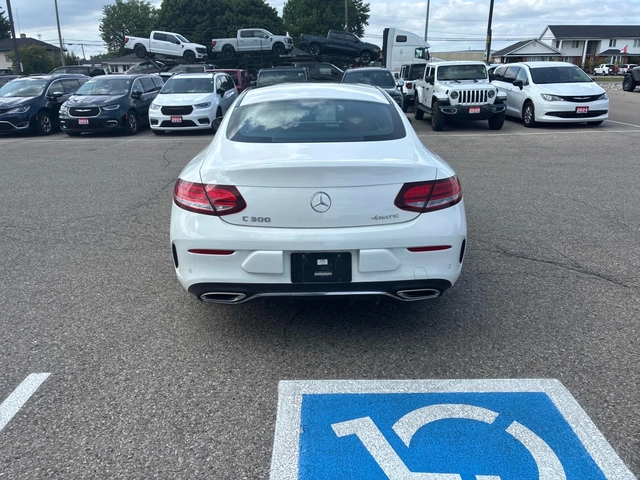 Mercedes-Benz C 300 4MATIC * ПОДГРЕВ * ПАНОРАМА * 360 * CARFAX - автомобили, коли, обяви за нови и употребявани 3