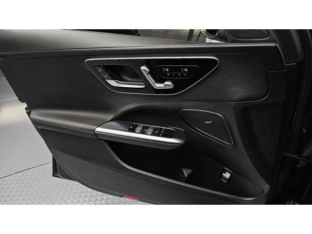Mercedes-Benz C 300 AMG Line - автомобили, коли, обяви за нови и употребявани 8