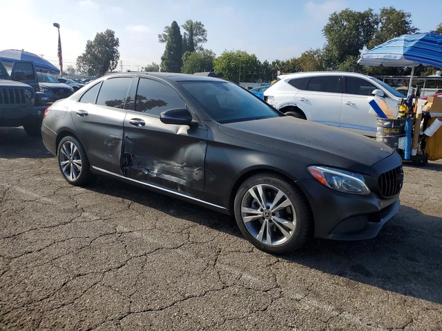 Mercedes-Benz C 300 - автомобили, коли, обяви за нови и употребявани 3