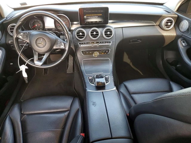 Mercedes-Benz C 300 - автомобили, коли, обяви за нови и употребявани 7