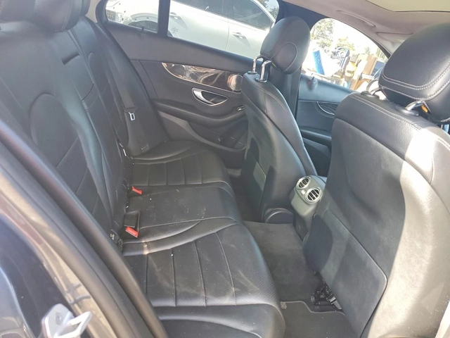 Mercedes-Benz C 300 - автомобили, коли, обяви за нови и употребявани 9