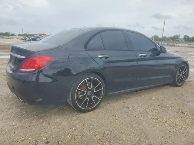 Mercedes-Benz C 300 - автомобили, коли, обяви за нови и употребявани 3