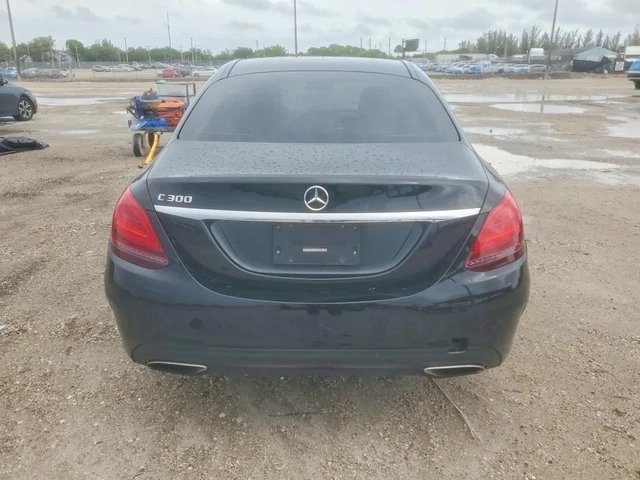 Mercedes-Benz C 300 - автомобили, коли, обяви за нови и употребявани 4