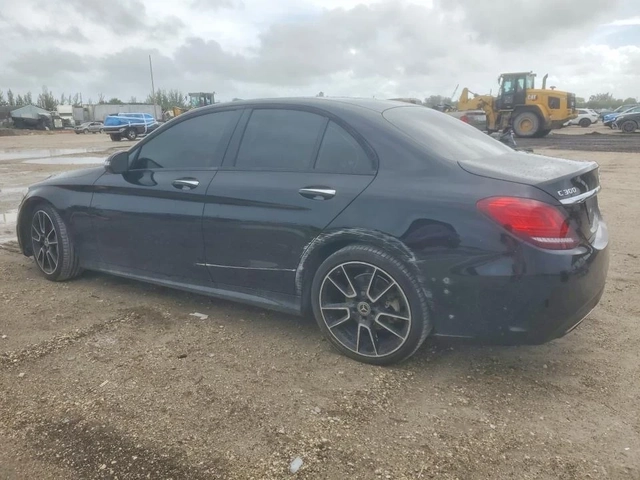 Mercedes-Benz C 300 - автомобили, коли, обяви за нови и употребявани 5