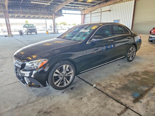 Mercedes-Benz C 300 Sedan 2.0 Turbo - автомобили, коли, обяви за нови и употребявани 0