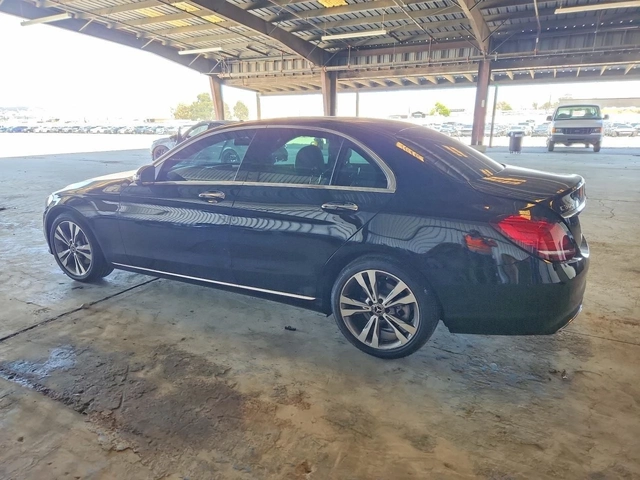 Mercedes-Benz C 300 Sedan 2.0 Turbo - автомобили, коли, обяви за нови и употребявани 3