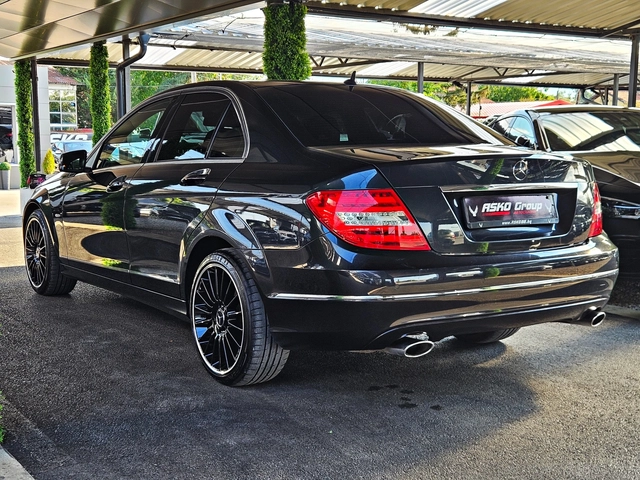 Mercedes-Benz C 300 AMG/4MAT/FACE/DISTRONIC/ПОДГРЕВ/LINE ASYST/LIZING - автомобили, коли, обяви за нови и употребявани 6
