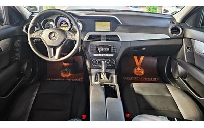 Mercedes-Benz C 300 AMG/4MAT/FACE/DISTRONIC/ПОДГРЕВ/LINE ASYST/LIZING - автомобили, коли, обяви за нови и употребявани 8