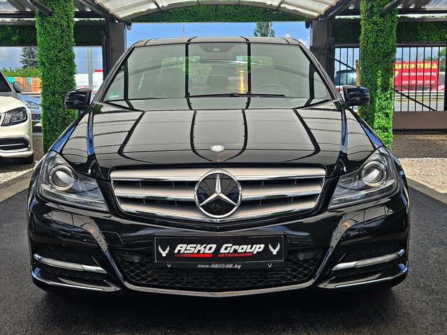 Mercedes-Benz C 300 AMG/4MATIC/GERMANY/DISTR/PANO/ПОДГРЕВ/LANE KEEP/LI - автомобили, коли, обяви за нови и употребявани 1