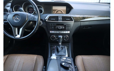 Mercedes-Benz C C - автомобили, коли, обяви за нови и употребявани 19