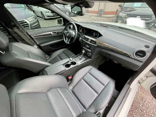 Mercedes-Benz C 350 3.50Бензин - автомобили, коли, обяви за нови и употребявани 4