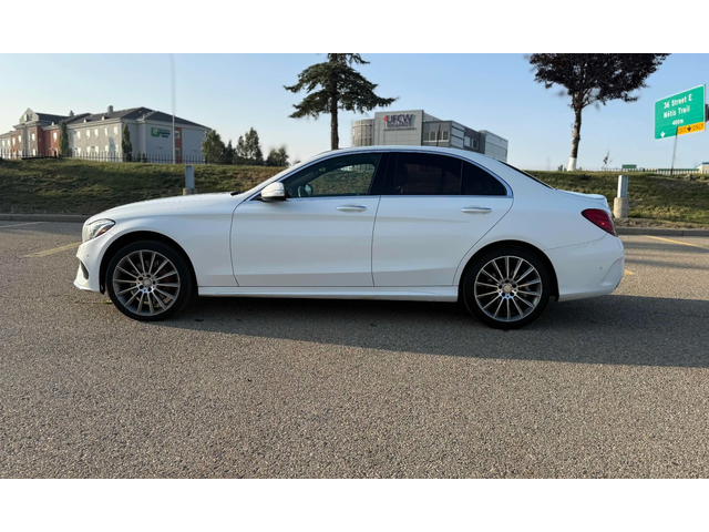 Mercedes-Benz C 400 - автомобили, коли, обяви за нови и употребявани 1
