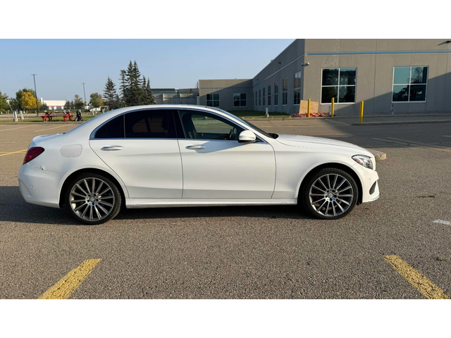 Mercedes-Benz C 400 - автомобили, коли, обяви за нови и употребявани 2