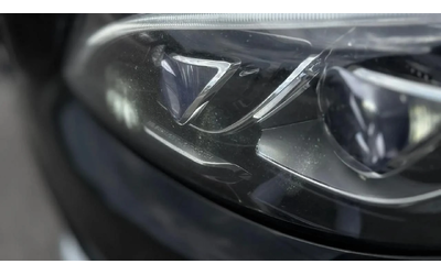 Mercedes-Benz C 400 * AMG PACK* DISTRONIC* PANO* BURMESTER* - автомобили, коли, обяви за нови и употребявани 9