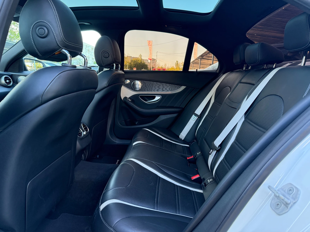 Mercedes-Benz C 63 AMG S - автомобили, коли, обяви за нови и употребявани 8