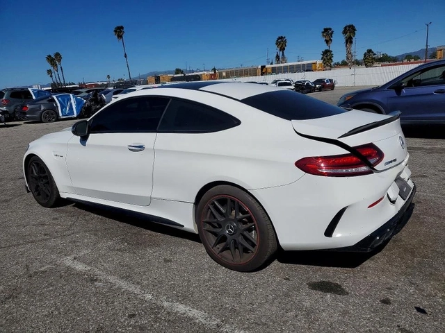 Mercedes-Benz C 63 AMG BURMESTER| MULTIBEAM| HUD| DISTRONIC| - автомобили, коли, обяви за нови и употребявани 3