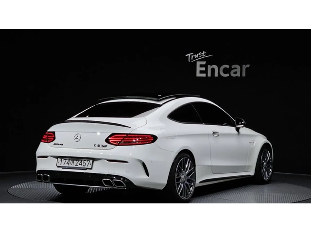 Mercedes-Benz C 63 AMG КАМЕРА / ШИБИДАХ / КОЖЕН САЛОН - автомобили, коли, обяви за нови и употребявани 1