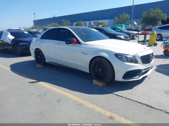 Mercedes-Benz C 63 AMG S* ПОДГРЕВ* ОБДУХВАНЕ* ПАНО* BURMESTER* BUCKET SEA - автомобили, коли, обяви за нови и употребявани 0