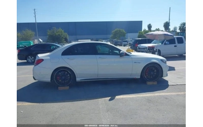Mercedes-Benz C 63 AMG S* ПОДГРЕВ* ОБДУХВАНЕ* ПАНО* BURMESTER* BUCKET SEA - автомобили, коли, обяви за нови и употребявани 11
