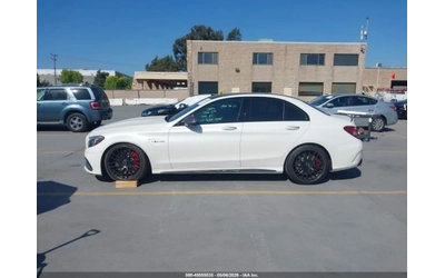 Mercedes-Benz C 63 AMG S* ПОДГРЕВ* ОБДУХВАНЕ* ПАНО* BURMESTER* BUCKET SEA - автомобили, коли, обяви за нови и употребявани 12