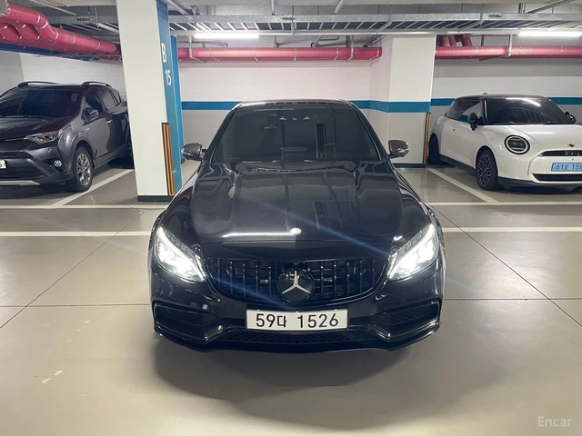 Mercedes-Benz C 63 AMG КОЖА* ПОДГРЕВ* ПАНОРАМА* НАВИ* КАМЕРИ - автомобили, коли, обяви за нови и употребявани 0