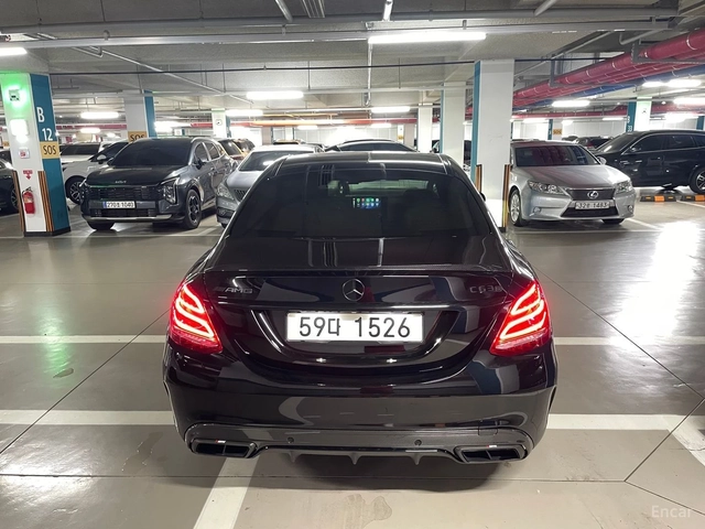 Mercedes-Benz C 63 AMG КОЖА* ПОДГРЕВ* ПАНОРАМА* НАВИ* КАМЕРИ - автомобили, коли, обяви за нови и употребявани 6