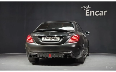 mercedes-benz-c-63-amg - 3