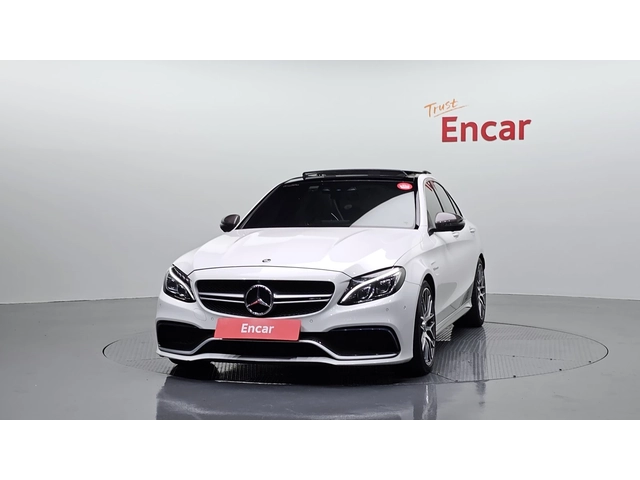 Mercedes-Benz C 63 AMG 4.0 V8 Biturbo - автомобили, коли, обяви за нови и употребявани 2