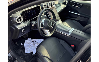 mercedes-benz-c-class-2-0l-4cyl-awd - 4