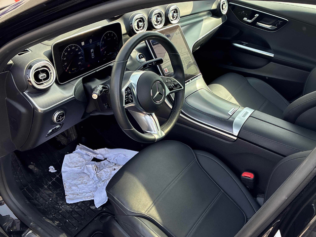 Mercedes-Benz C-CLASS 2.0L 4cyl AWD - автомобили, коли, обяви за нови и употребявани 4