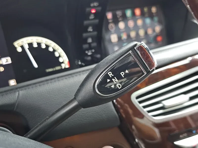 Mercedes-Benz CL 500 - автомобили, коли, обяви за нови и употребявани 8