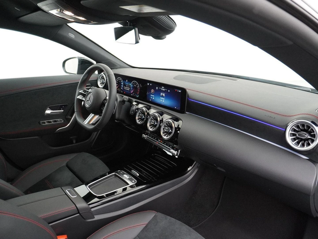 Mercedes-Benz CLA 180 Shooting Brake Star Edition AMG Line - автомобили, коли, обяви за нови и употребявани 5