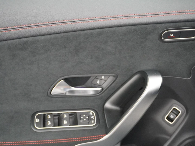 Mercedes-Benz CLA 180 Shooting Brake Star Edition AMG Line - автомобили, коли, обяви за нови и употребявани 6