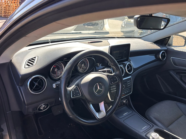 Mercedes-Benz CLA 200 CDI AVTOMAT/NAVI/KOJA EURO 6 - автомобили, коли, обяви за нови и употребявани 11