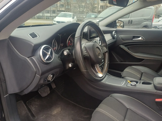 Mercedes-Benz CLA 200 2.2CDI - автомобили, коли, обяви за нови и употребявани 9