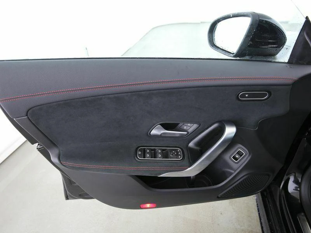 Mercedes-Benz CLA 220 d AMG - автомобили, коли, обяви за нови и употребявани 9