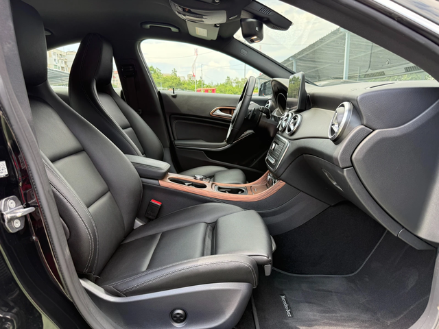 Mercedes-Benz CLA 250 AMG-LINE, 4MATIC - автомобили, коли, обяви за нови и употребявани 7