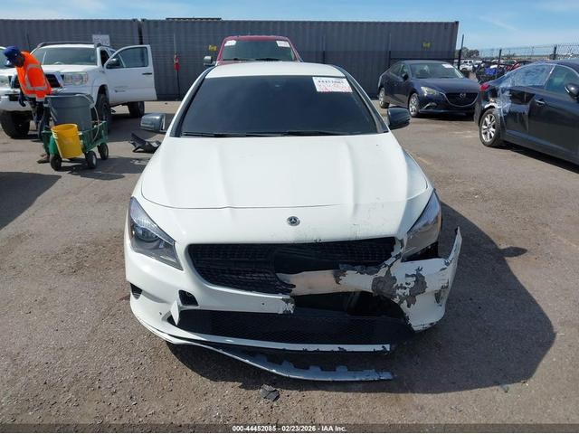 Mercedes-Benz CLA 250 2.0L I-4 DI, DOHC, VVT, TURBO, 208HP Front Wheel Drive - автомобили, коли, обяви за нови и употребявани 12