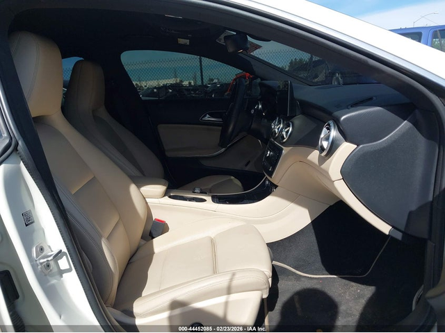 Mercedes-Benz CLA 250 2.0L I-4 DI, DOHC, VVT, TURBO, 208HP Front Wheel Drive - автомобили, коли, обяви за нови и употребявани 4