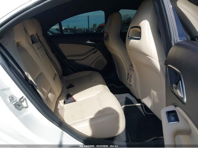 Mercedes-Benz CLA 250 2.0L I-4 DI, DOHC, VVT, TURBO, 208HP Front Wheel Drive - автомобили, коли, обяви за нови и употребявани 7